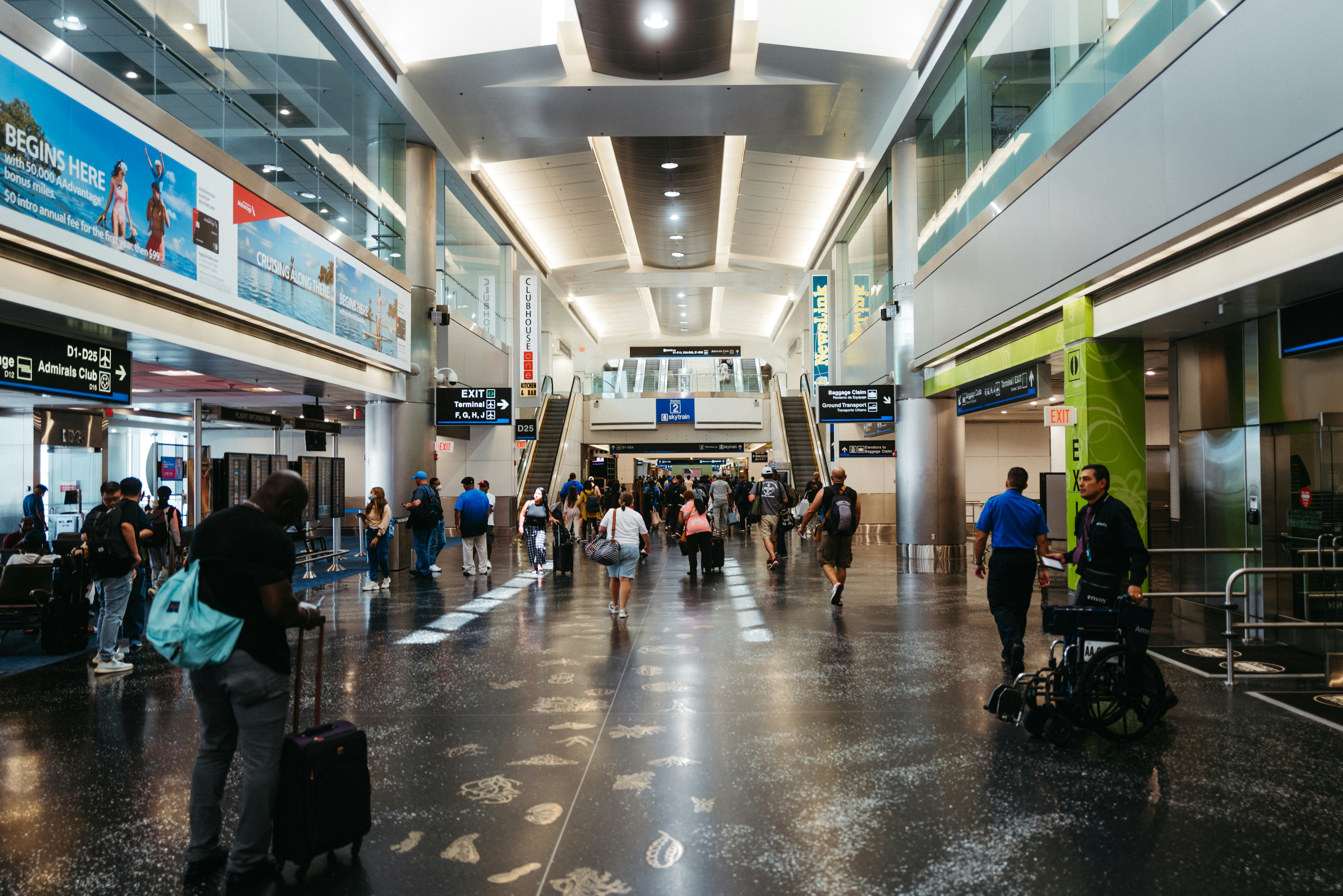 Navigating Airports with Ease Essential Tips for Immigrants